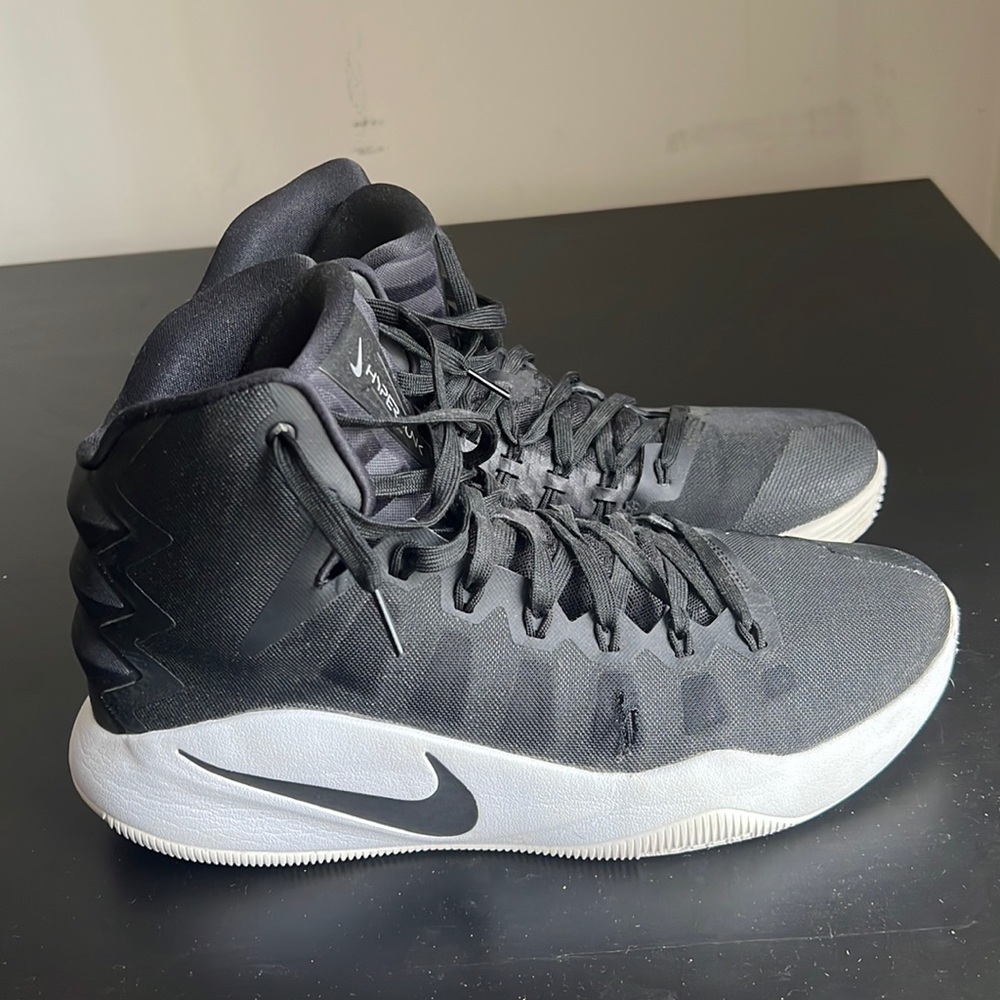 Nike Hyperdunk Basketball Shoes 11.5